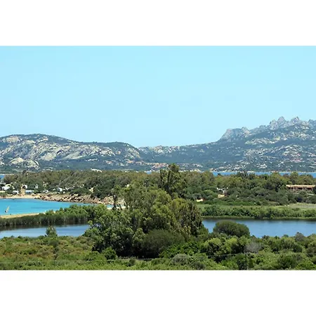 In Di Arzachena, Sardinia 아파트 *